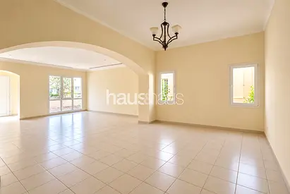Cul De Sac | Spacious Layout | Maids's Room