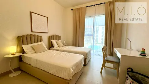 FULLY FURNISHED | VACANT | BEACH