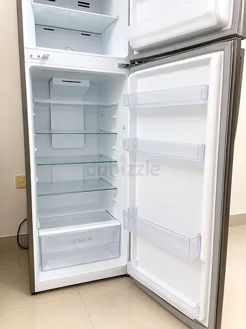 Used Top-Freezer Refrigerator - Spacious 2-Door Fridge in Good Condition