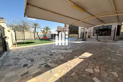 Corner | Great Price | 5BR + Big Patio Villa | Covered Parking |