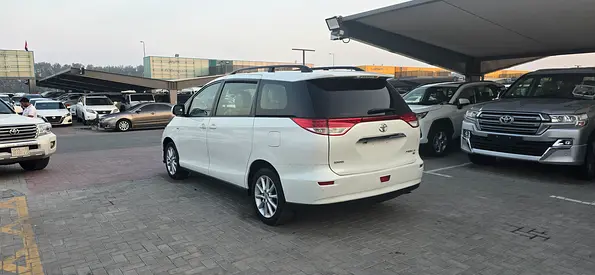 2020 Toyota PREVIA photo 4