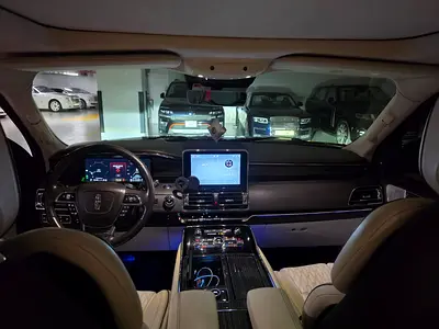 صورة 5 لـ 2021 Lincoln NAVIGATOR
