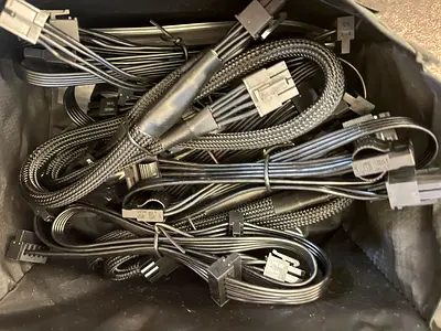 Power Supply Cables Corsair and Thermaltake Modular