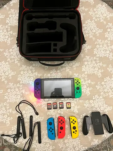Nintendo Switch Bundle V2 +  5 Joy-Cons + 4 Games + Accessories & Case