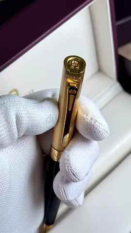 AUTHENTIC Aigner Black & Gold Pen