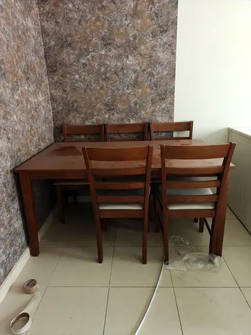 Dining table for sale