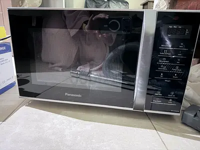 Panasonic countertop microwave oven - good working condition