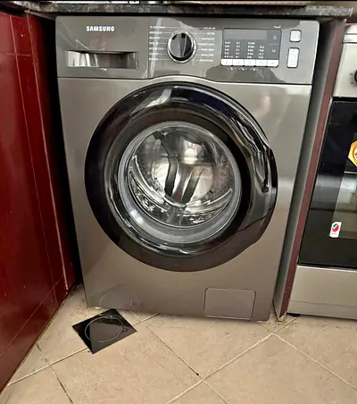 Samsung 8 kg washing machine tatest model same like a new condition