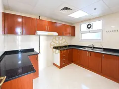 Specious One Bedroom With 2 Bathrooms Free Parking Near To Bus Stop