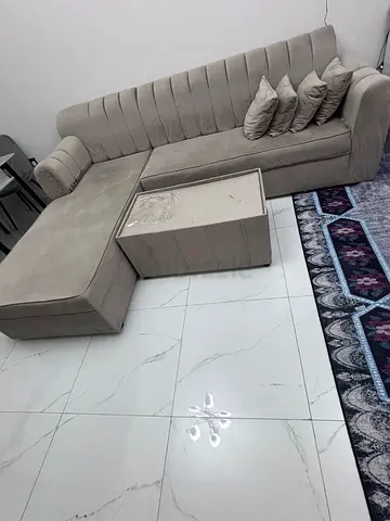 L SHAPE SOFA WITH CENTER TABLE