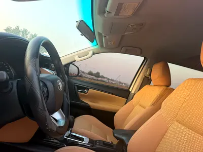 2016 Toyota FORTUNER 缩略图 13
