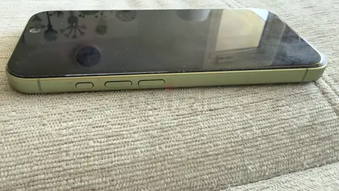 iPhone 17 pro green