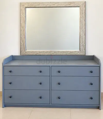 Dressing table