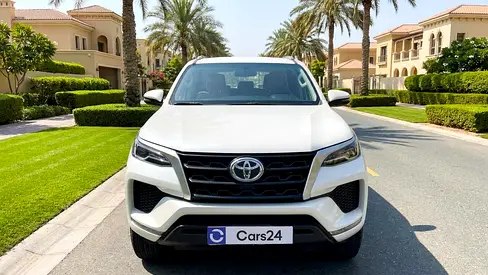 2024 Toyota FORTUNER — фото 2