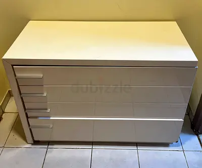 White 4-Drawer Chest / Dresser - Compact and Sturdy