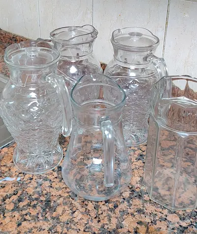 Set of 5 Clear Glass Water/Juice Pitchers with Lids