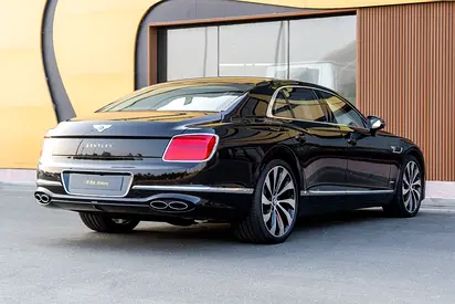 2024 Bentley FLYING SPUR photo 4