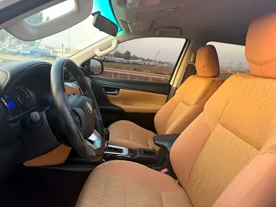 2016 Toyota FORTUNER 缩略图 14