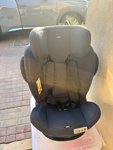 Chicco Child Car Seat - Good Condition, Comfortable Padded Seat