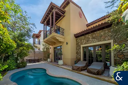 New Listing | Very Private Plot with Private Pool | Upgraded