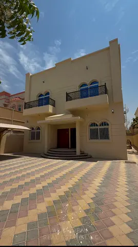 فيلا للبيع – المويهات 1، بعجمان | خلف نيستو | موقع متميز، جاهزة للسكن | تصميم فاخر | تشمل الكهرباء والماء والتكييف | واسعة وعصرية