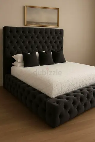 Elegant Black Tufted Velvet Upholstered Bed Frame
