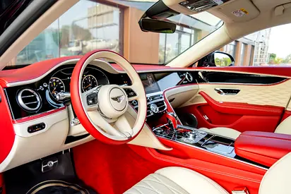 2024 Bentley FLYING SPUR photo 6