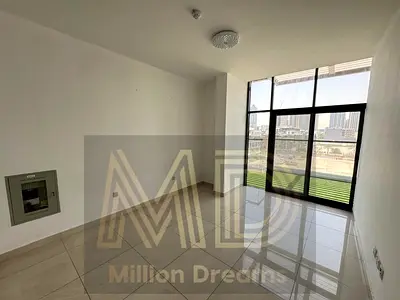 1BR Apartment | vacant | Mid floor || vacant ||
