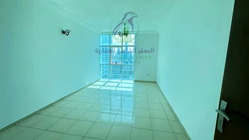 شقة غرفتين وصالة للايجار السنوي في منطقة التعاون بلكونة باطلالة مفتوحة خزائن بالحائط مساحة واسعة تشطيب حديث