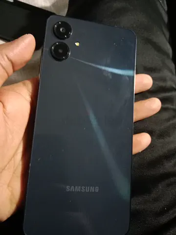 Samsung smartphone - good condition, dual camera, 64GB (approx.)
