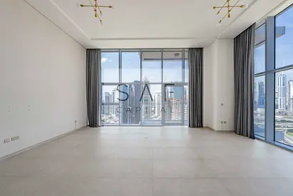 EXCLUSIVE | VACANT | HIGH CEILING