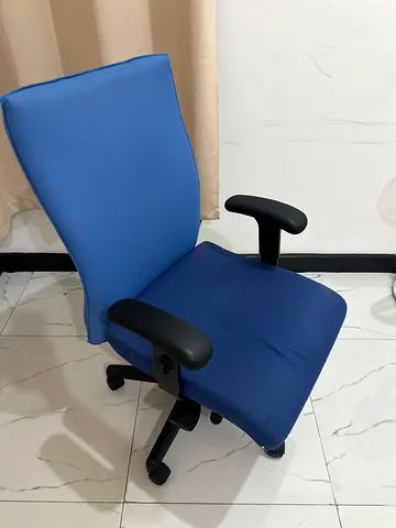 Blue ergonomic office chair with adjustable armrests - good condition