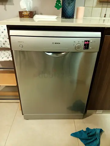 Bosch freestanding stainless steel dishwasher - good working condition