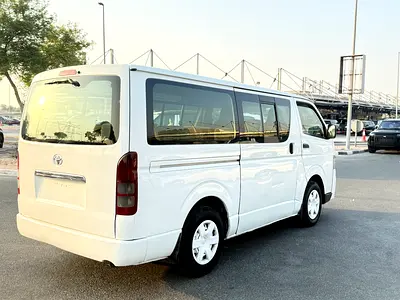 2012 Toyota HIACE photo 6