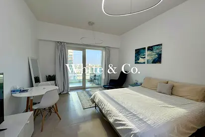 Fully Furnished | Pool & Gym | 12 Cheques