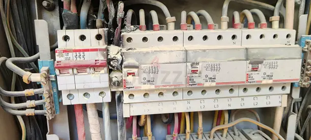 Expert Plumber, Electrician & Handyman – Sanitary Fitting, Electrical Maintenance & Furniture Assemb