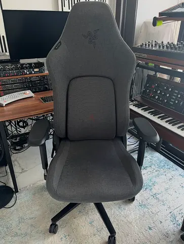 Razer Iskur V2 Gaming Chair With Adaptive Lumbar Support