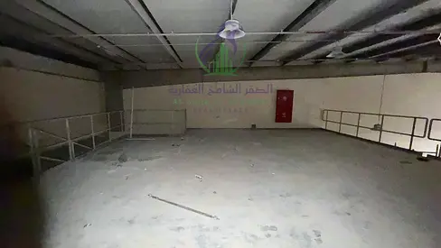 مستودع للايجار السنوي في منطقة الصناعية 5 الشارقة ميزان حمام ومطبخ ومكتب شهر مجاني مساحة واسعة موقع استراتيجي