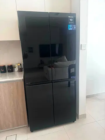 Hisense 4door Refrigerator Glass Body Like New