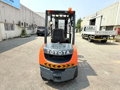 TOYOTA FORKLIFT 3.0- 2019 MDL – ONLY 1,100 WORKING HOURS