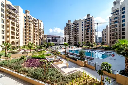 Elegant Living | Prime Location | Garden view