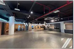SHOWROOM | FULLY FITTED| UPPER SZR FACING