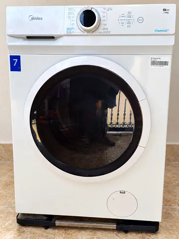 Midea 7kg Front Load Washing Machine - Excellent Condition