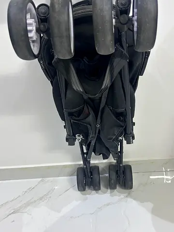 Lightweight foldable double stroller — compact and in good condition
