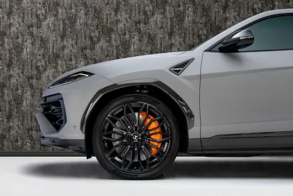 2025 Lamborghini URUS — фото 6