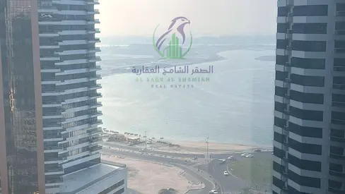 غرفتين وصالة للإيجار السنوي في الممزر، على مخرج دبي مباشرة، برج جديد، ثاني ساكن، غرفتين ماستر، إطلالات بانورامية وجيم وباركن مجاني