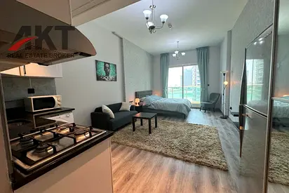 Fully Furnished and Upgraded Studio/Rented
