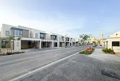 Prime Location | Single Row | Pool & Park