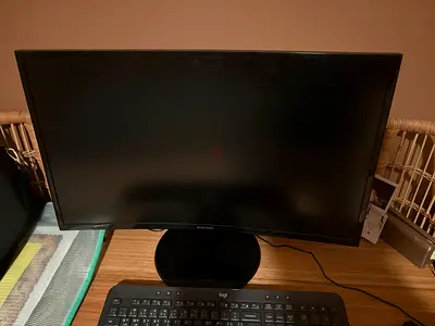 Samsung Curved Monitor 27 INCH - Perfect Working Condition