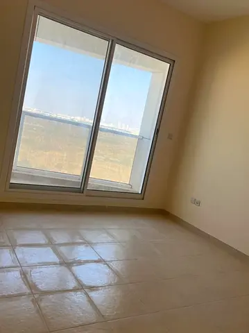 Wadi Tower -2 Bed Room + Maids Room + Laundry Room - Large Apartment - Availalble for Rent: 75-K ( 4 chqs )